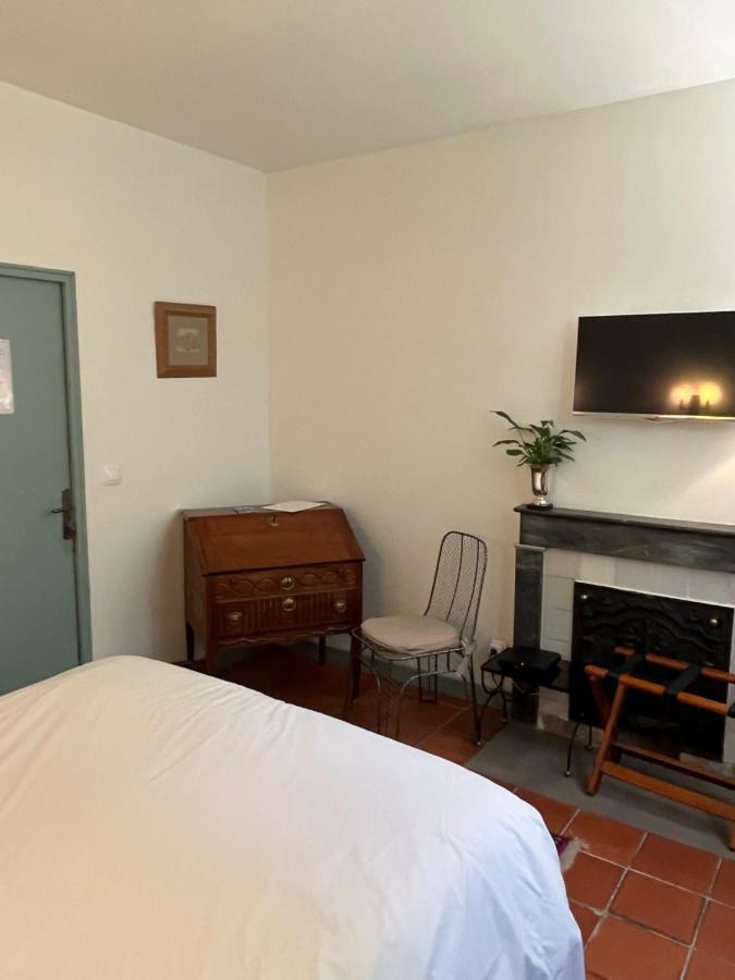 Face Au Palais Bed & Breakfast อาวีญง ภายนอก รูปภาพ